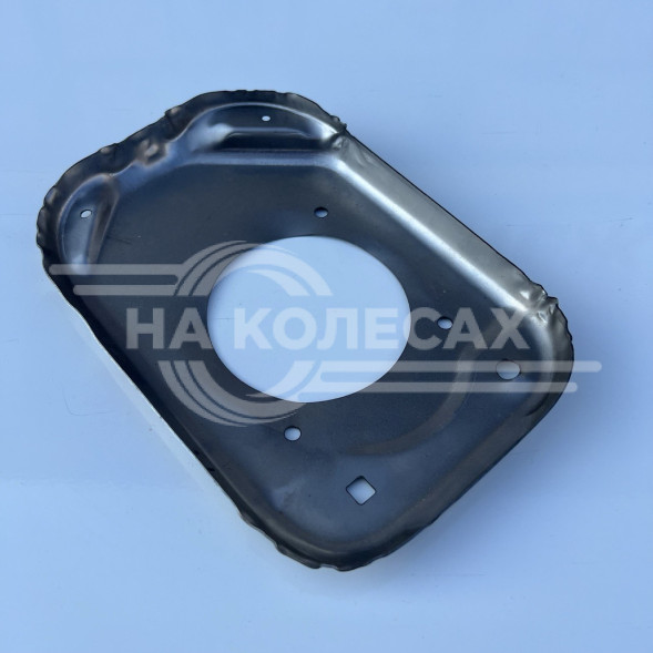 Щиток наливной трубы Ларгус-1101046 (площадка горловины) 