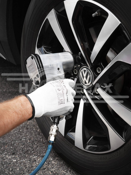 Гайковерт пневматический ударный 1/2&quot;DR 330Нм, набор с головками 17 пр. кейс