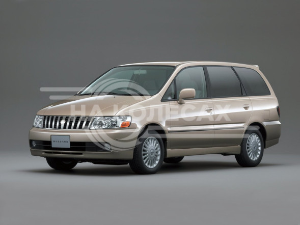 Арки задние Nissan Bassara 1