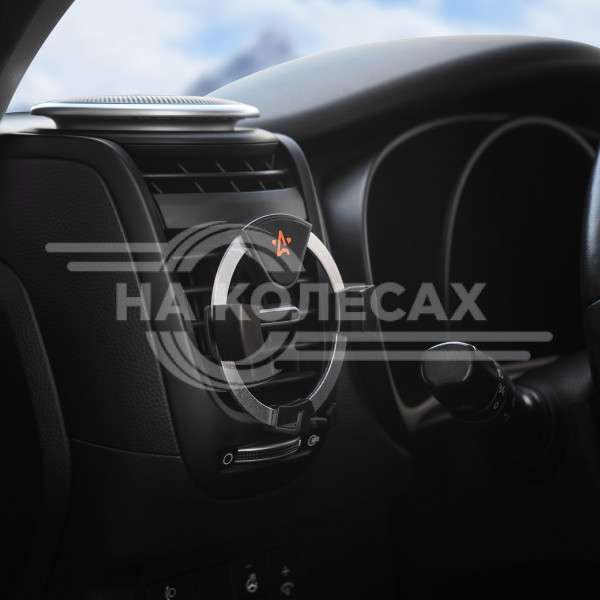 Держатель для телефона автомобильный в дефлектор гравитационный анодированный