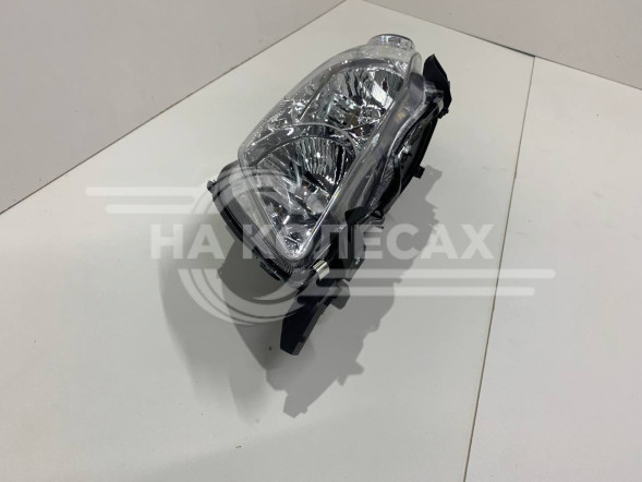 Фара передняя Toyota Corolla E150 06-10