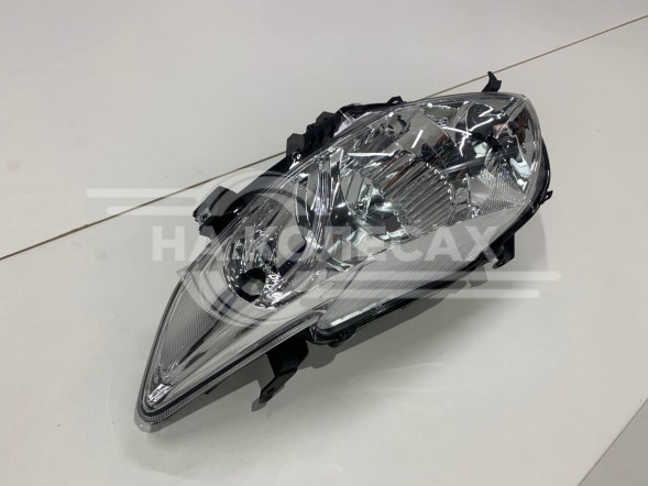 Фара передняя Toyota Corolla E150 06-10