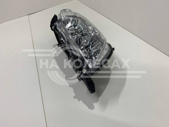 Фара передняя Toyota Corolla E150 06-10