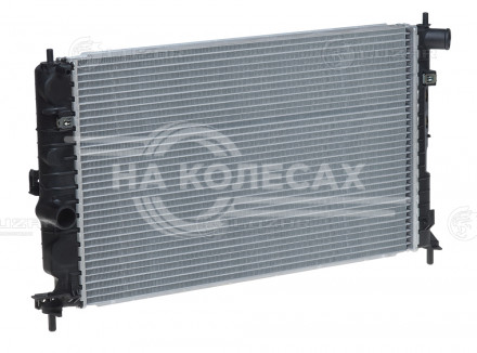 Радиатор охлаждения для автомобилей Vectra B (95-) MT
