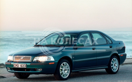 Люк бензобака Volvo S-40