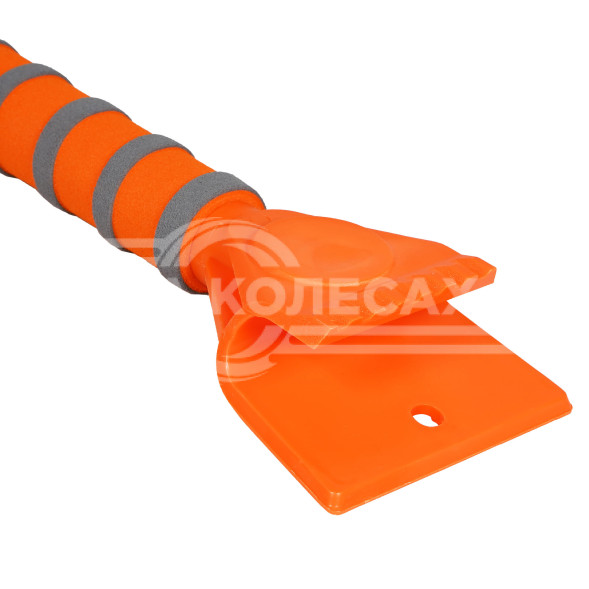 Щетка от снега и льда с мягкой щетиной + двойной скребок (77 см)