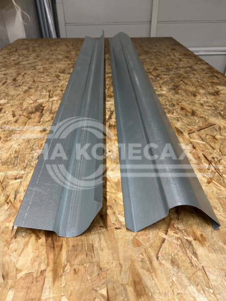 Ремонтные пороги Toyota Avensis (T220) 1/2