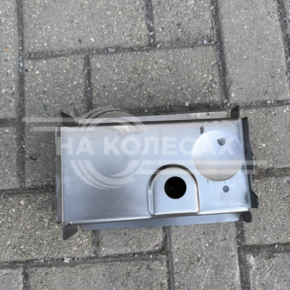 Поддомкратник передний  Chevrolet Niva