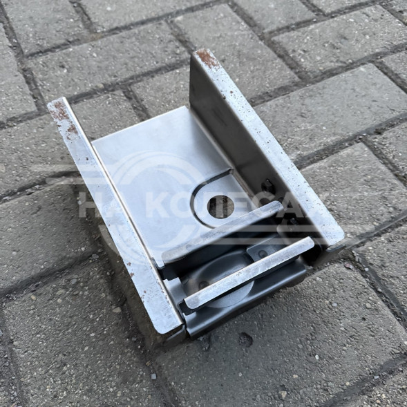 Поддомкратник передний  Chevrolet Niva