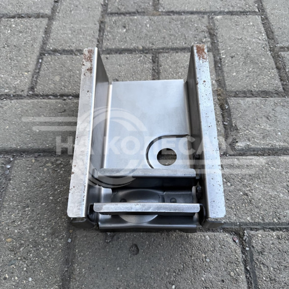 Поддомкратник передний  Chevrolet Niva