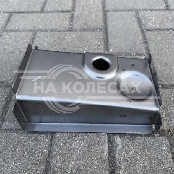 Поддомкратник передний  Chevrolet Niva