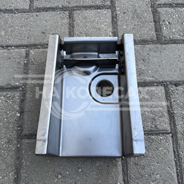 Поддомкратник передний  Chevrolet Niva