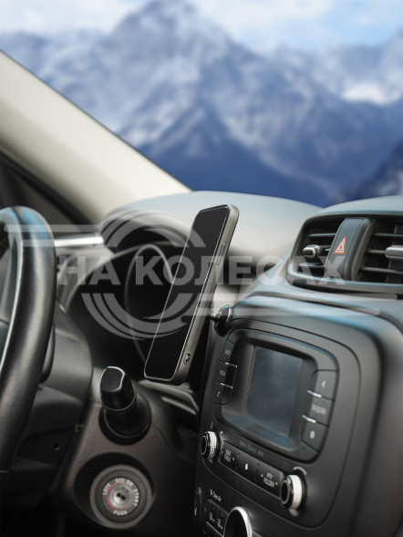 Держатель для телефона автомобильный на торпедо магнитный анодированный