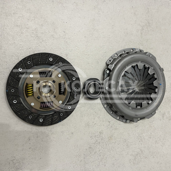 Трёх компонентный комплект сцепления Valeo для Renault Clio 1990-1998 / Renault Clio 2 1998-2005 / Renault Kаngoо 1997-2003 / Renault Меган 1995-2002 / Renault ТHaliа, Twingo 1  1993&gt; / Renault Logan