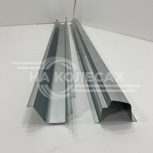 Пороги Nissan Vanette 3