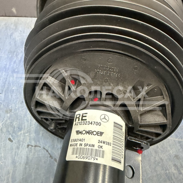 Передние пневматические амортизаторы  Mercedes-Benz Е-класс W212