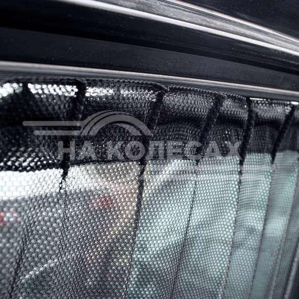 Шторки солнцезащитные раздвижные M (Д*В: 50*42-47см), цвет черный