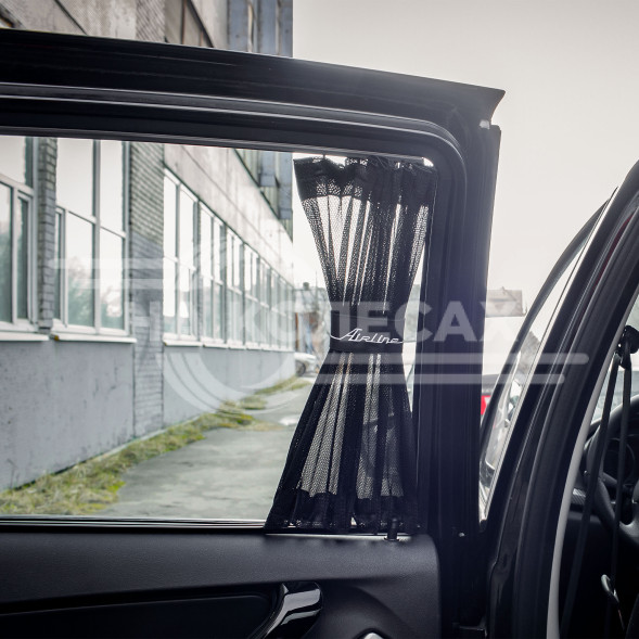 Шторки солнцезащитные раздвижные S (Д*В: 60*37-42см), цвет черный