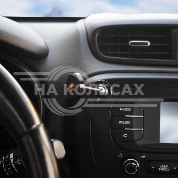 Держатель для телефона автомобильный на торпедо магнитный круглый регулируем. на штанге на двухст.скотче