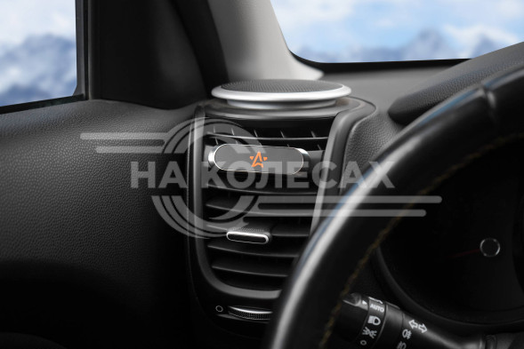 Держатель для телефона автомобильный на торпедо магнитный прямоугольный на двухстороннем скотче