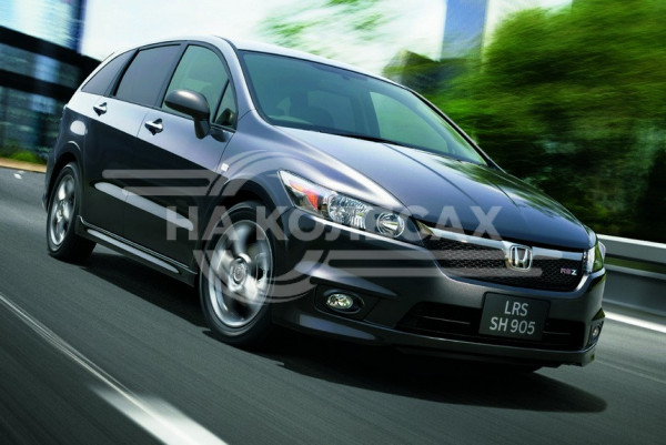 Внешние ремонтные пороги Honda Stream 2дорест/2рест