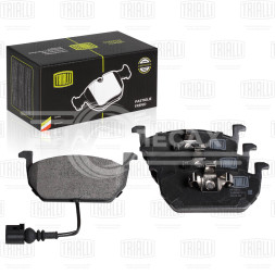 Колодки тормозные для автомобилей Skoda Octavia A7 (13-) / Volkswagen Golf VII (12-) дисковые передние (в комплекте с датчиком)