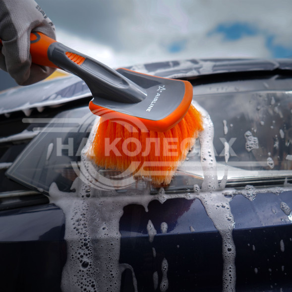 Щетка для мытья с мягкой распушенной щетиной, прорезиненные ручка и кант (25 см)