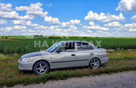 Крыло переднее левое  HYUNDAI ACCENT 2