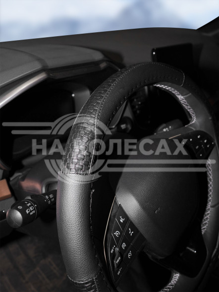 Оплетка на руль, искусственная кожа с тиснением, черная, 38 см / M
