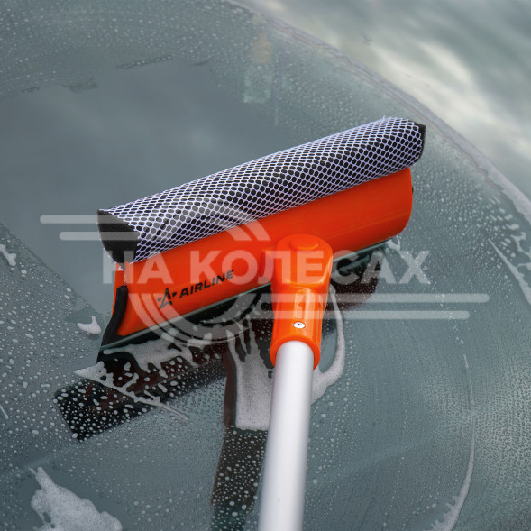 Щетка для мытья стекол с телескопич. ручкой, поролоном и водосгоном складная (50-75см)