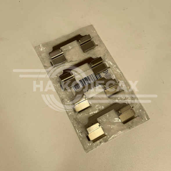 Mercedes-Benz W204 передние тормозные колодки Brembo P50 070