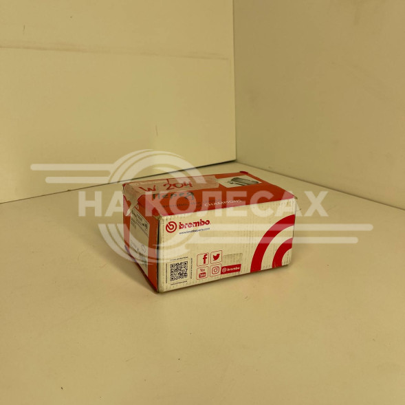 Mercedes-Benz W204 передние тормозные колодки Brembo P50 070