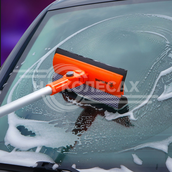 Щетка для мытья стекол с телескопич. ручкой, поролоном и водосгоном складная (75-125см)