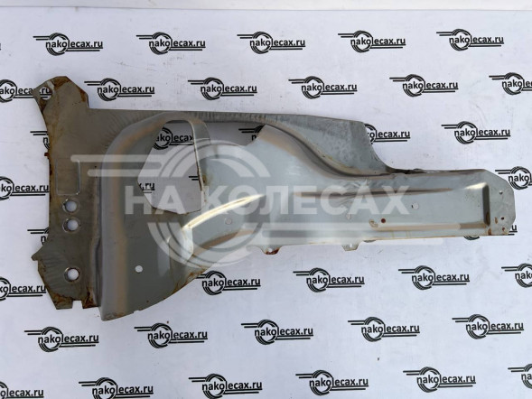 Передний брызговик